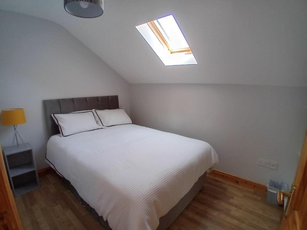 The Red Door Townhouse Apartment อาร์ดารา ภายนอก รูปภาพ